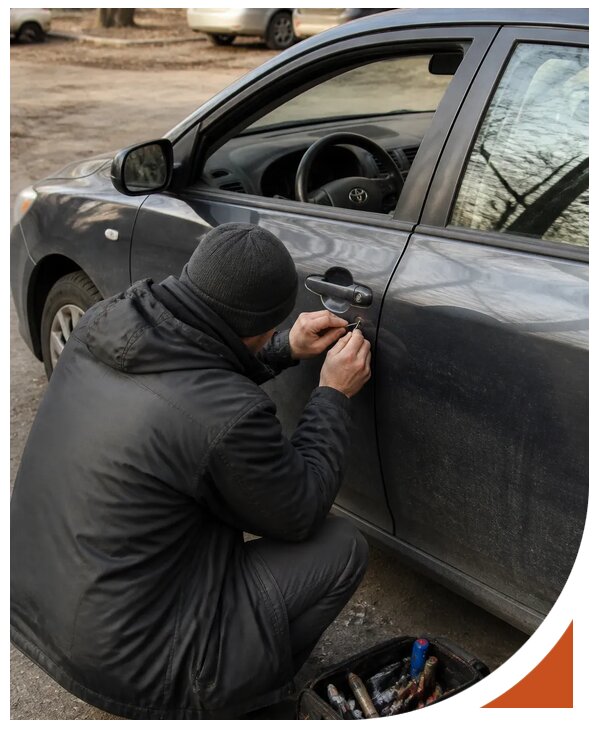 Профессиональное вскрытие автомобиля Тойота без повреждений в Артёме